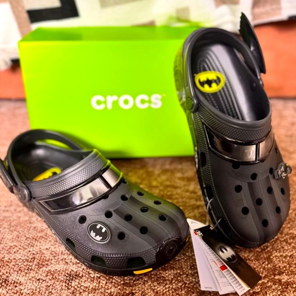?? Crocs x Batman Batmobile ??